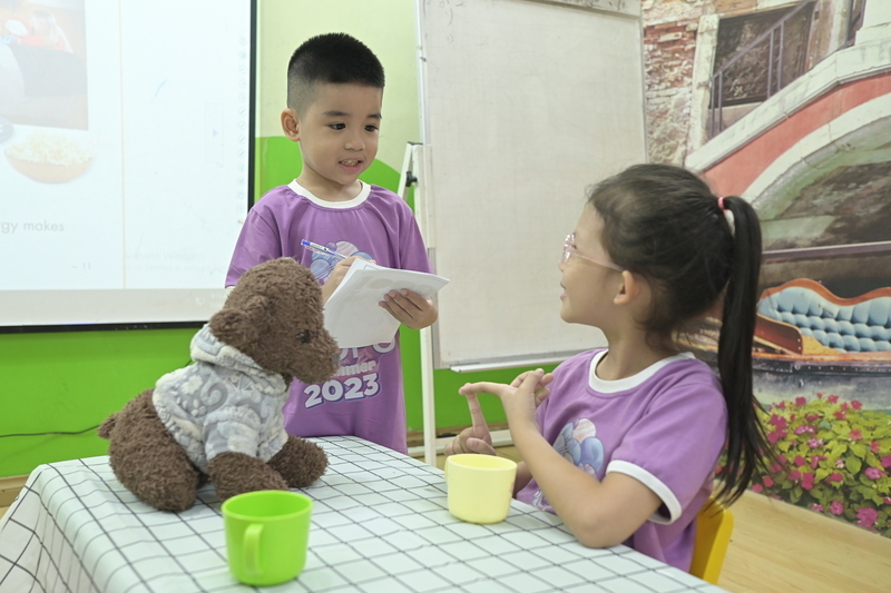 Giao lưu kết bạn tại bán trú hè