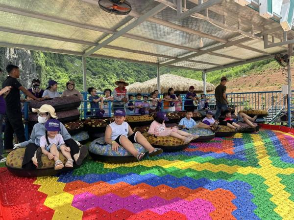 Trại hè PoPoDoo Wonderland 2025: Vui hết cỡ với trải nghiệm trượt phao 