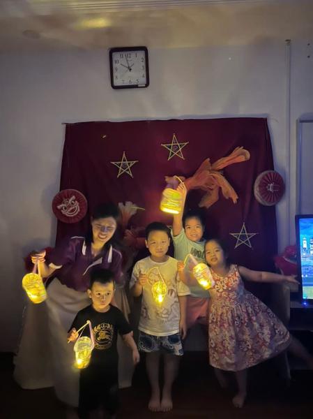 Workshop làm đèn lồng trung thu sáng tạo cùng các bạn nhỏ nhà Tím