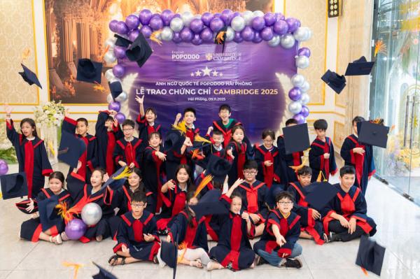 Buổi lễ trao chứng chỉ Cambridge  đánh dấu một cột mốc rực rỡ của các bạn học sinh Popodoo